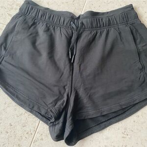 Lululemon Inner Glow High Rise Short in Black, 3 inch. Size 10.